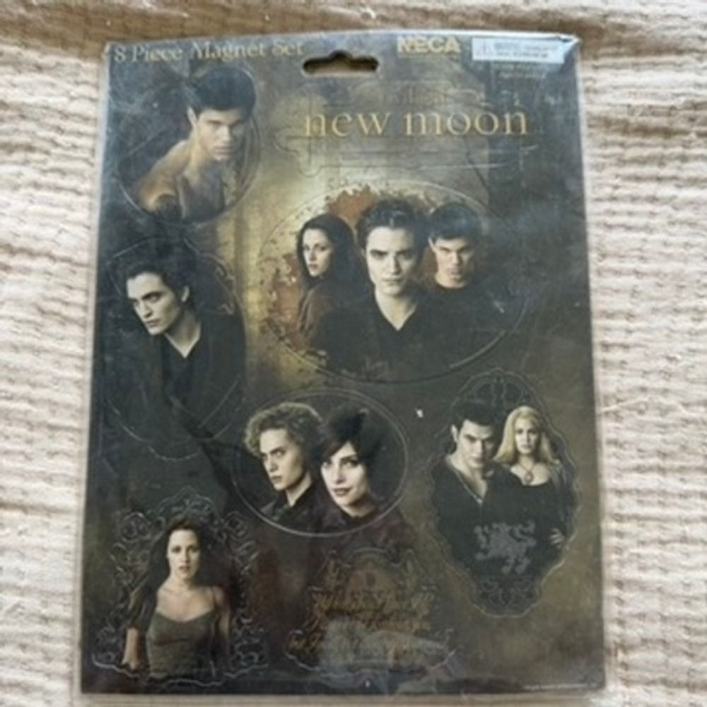 NECA Twilight New Moon 8 Piece Magnet Set Edward Bella Jacob NEW Sealed
